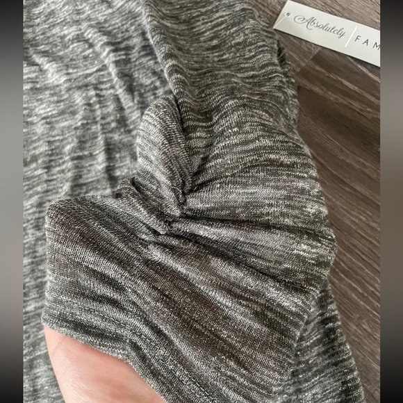 NWT Absolutely Famous embroidered top-large - Picture 4 of 4